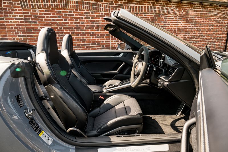 Porsche 911 (992) Turbo S Cabriolet
