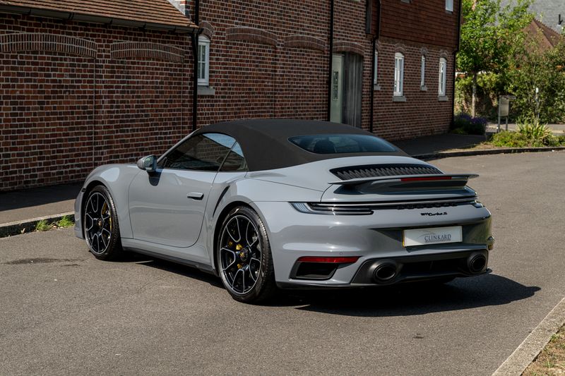 Porsche 911 (992) Turbo S Cabriolet