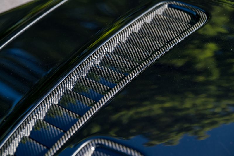 Aston Martin V12 Vantage (Manual)