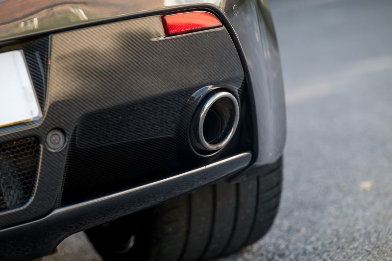 Aston Martin V12 Vantage (Manual)