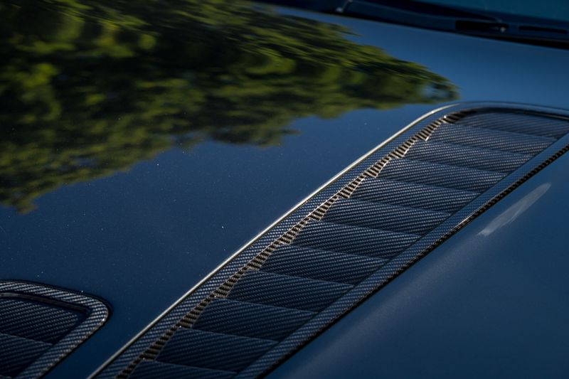 Aston Martin V12 Vantage (Manual)