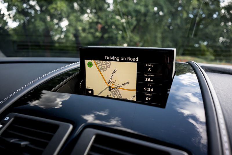 Aston Martin V12 Vantage (Manual)