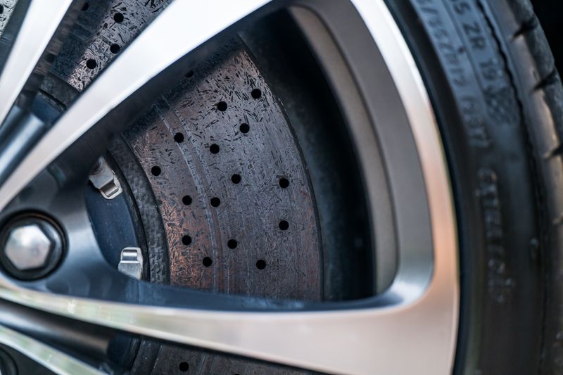 Aston Martin V12 Vantage (Manual)