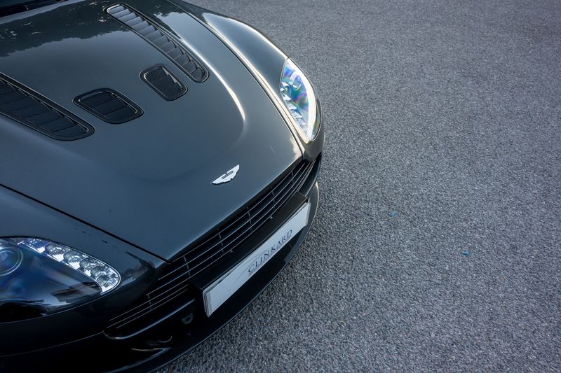Aston Martin V12 Vantage (Manual)