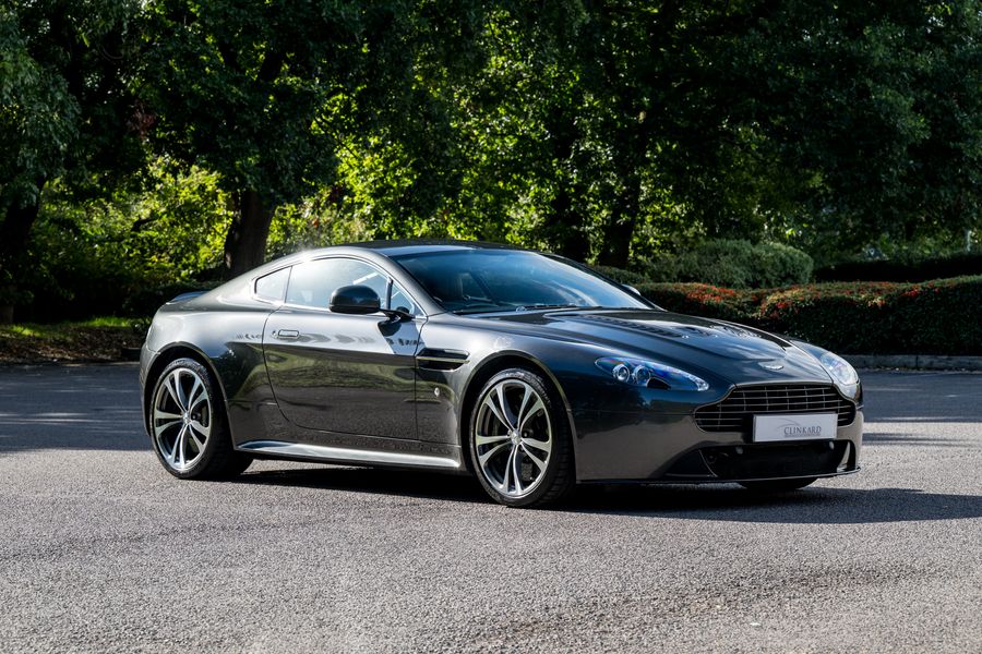 Aston Martin V12 Vantage (Manual)