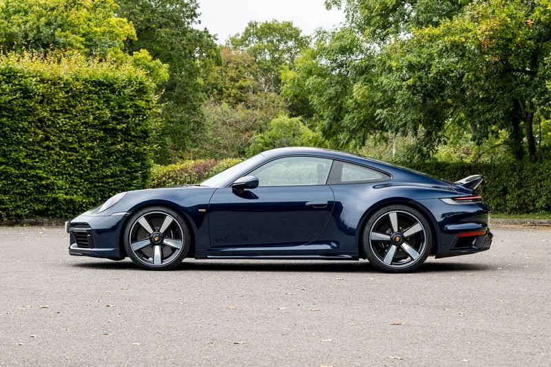 Porsche 911 (992) Sport Classic Coupe (Manual)