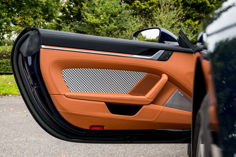 Porsche 911 (992) Sport Classic Coupe (Manual)