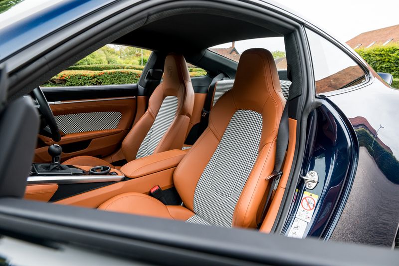 Porsche 911 (992) Sport Classic Coupe (Manual)