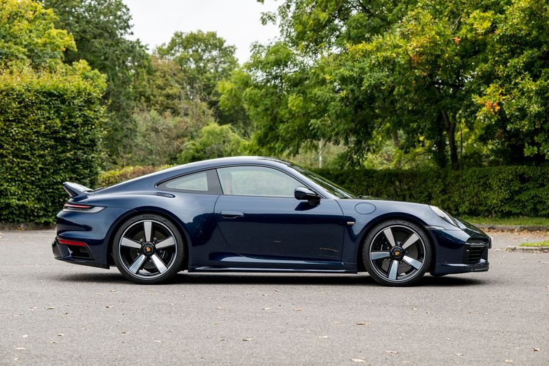 Porsche 911 (992) Sport Classic Coupe (Manual)