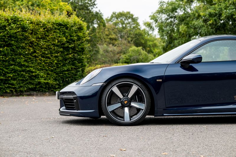 Porsche 911 (992) Sport Classic Coupe (Manual)