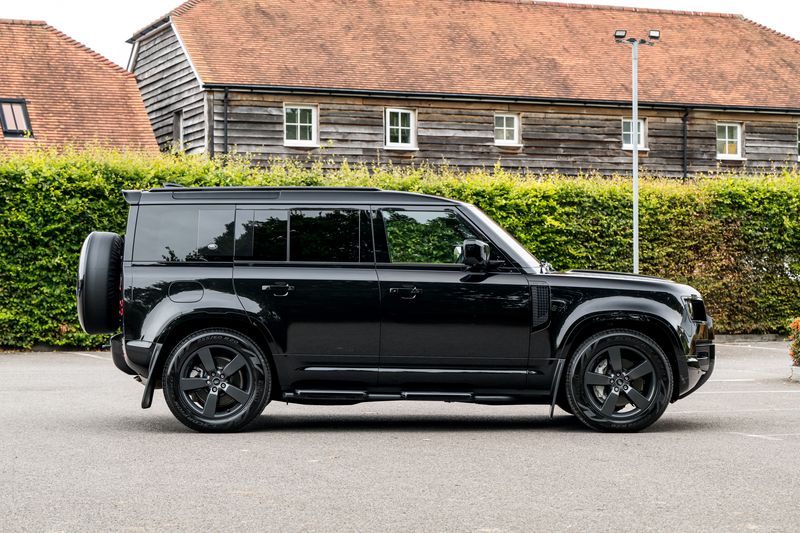 Land Rover Defender 110 P400e 15.4kWh X-Dynamic HSE