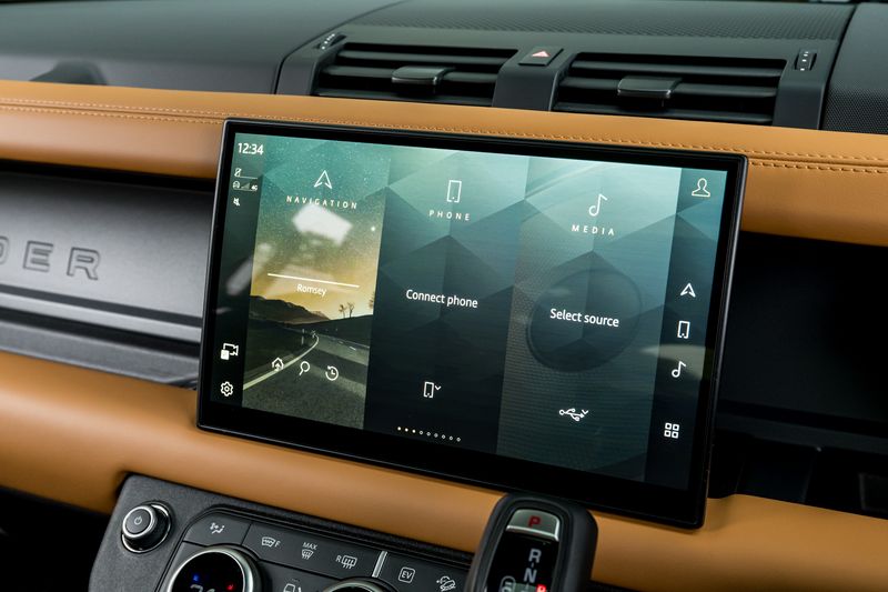 Land Rover Defender 110 P400e 15.4kWh X-Dynamic HSE