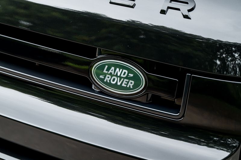 Land Rover Defender 110 P400e 15.4kWh X-Dynamic HSE