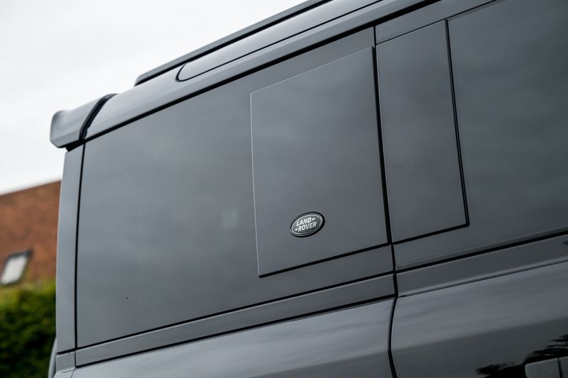 Land Rover Defender 110 P400e 15.4kWh X-Dynamic HSE