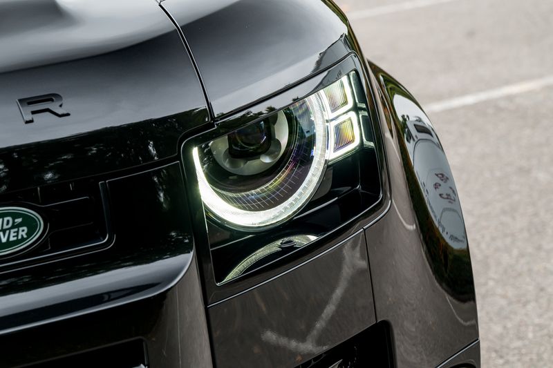 Land Rover Defender 110 P400e 15.4kWh X-Dynamic HSE