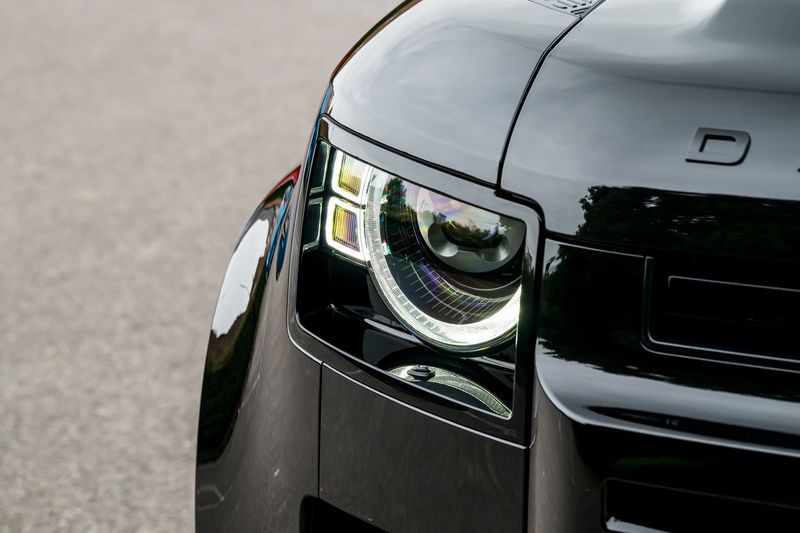 Land Rover Defender 110 P400e 15.4kWh X-Dynamic HSE