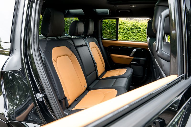 Land Rover Defender 110 P400e 15.4kWh X-Dynamic HSE