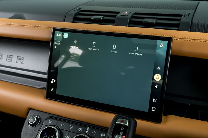 Land Rover Defender 110 P400e 15.4kWh X-Dynamic HSE