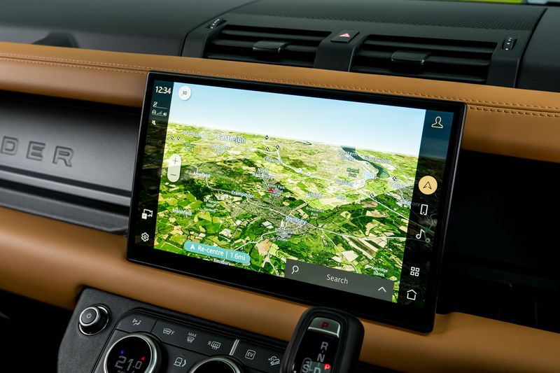 Land Rover Defender 110 P400e 15.4kWh X-Dynamic HSE