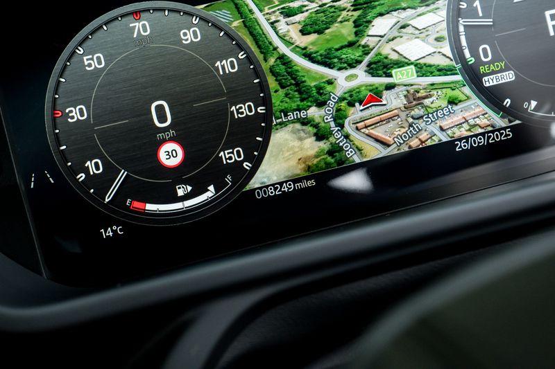 Land Rover Defender 110 P400e 15.4kWh X-Dynamic HSE