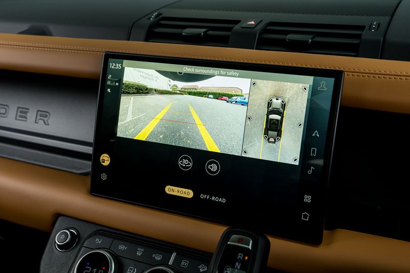 Land Rover Defender 110 P400e 15.4kWh X-Dynamic HSE