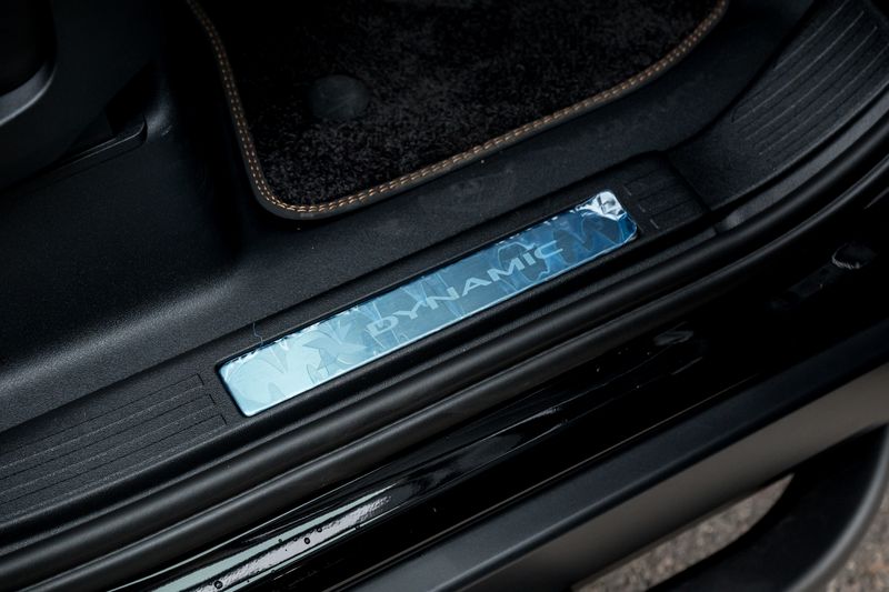 Land Rover Defender 110 P400e 15.4kWh X-Dynamic HSE