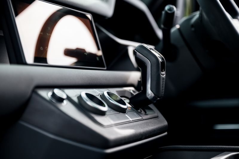 Land Rover Defender 110 P400e 15.4kwh X-Dynamic SE URBAN