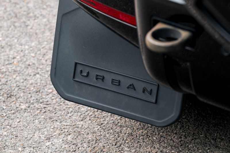 Land Rover Defender 110 P400e 15.4kwh X-Dynamic SE URBAN