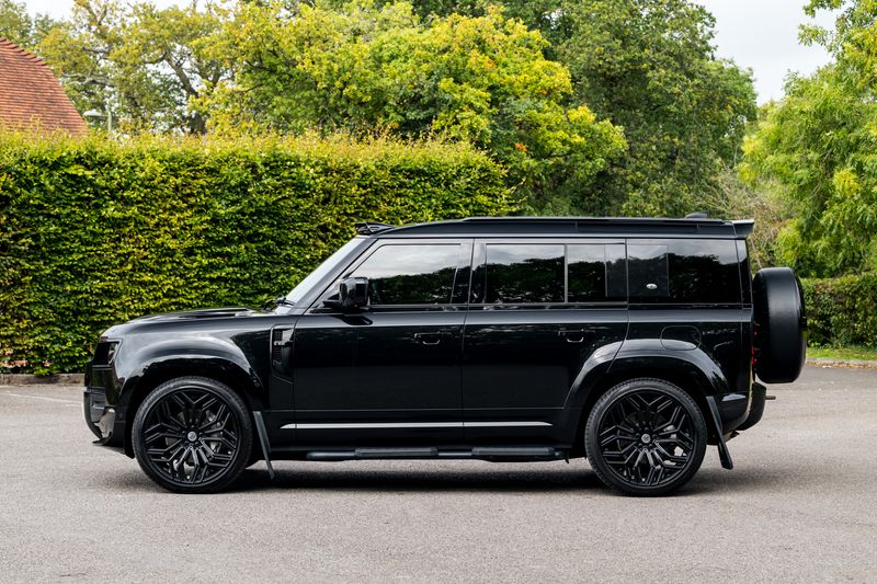 Land Rover Defender 110 P400e 15.4kwh X-Dynamic SE URBAN