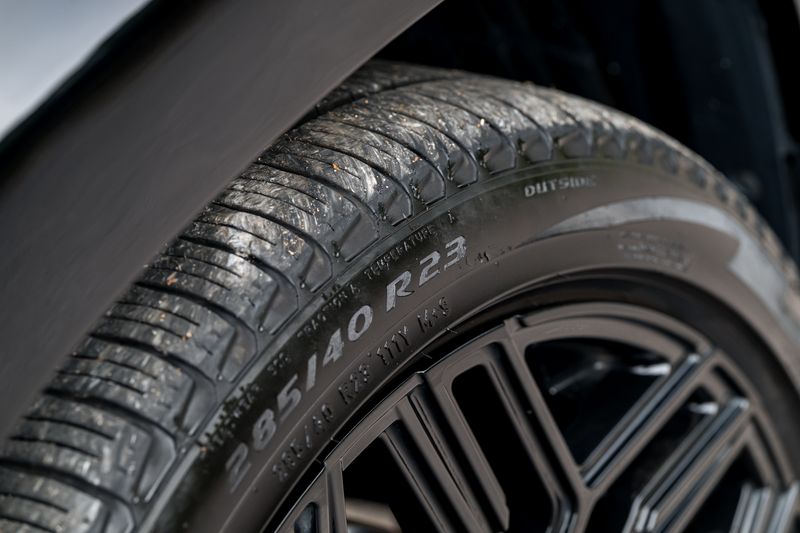 Land Rover Defender 110 P400e 15.4kwh X-Dynamic SE URBAN