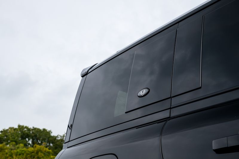 Land Rover Defender 110 P400e 15.4kwh X-Dynamic SE URBAN