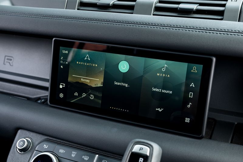 Land Rover Defender 110 P400e 15.4kwh X-Dynamic SE URBAN