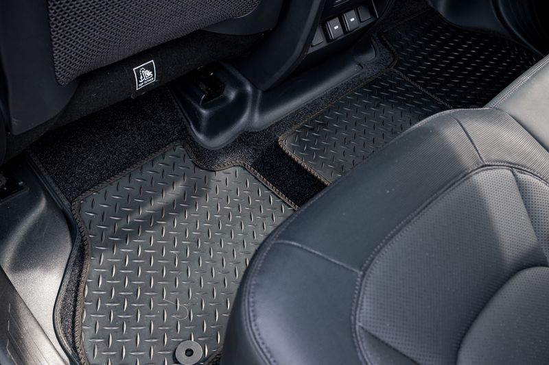 Land Rover Defender 110 P400e 15.4kwh X-Dynamic SE URBAN