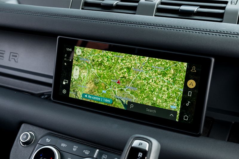 Land Rover Defender 110 P400e 15.4kwh X-Dynamic SE URBAN