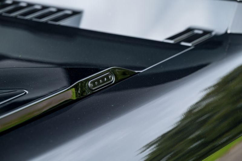 Land Rover Defender 110 P400e 15.4kwh X-Dynamic SE URBAN