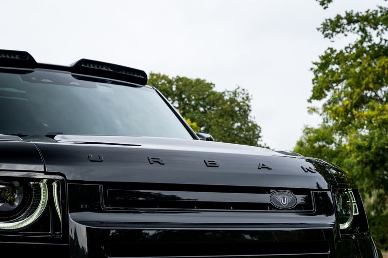 Land Rover Defender 110 P400e 15.4kwh X-Dynamic SE URBAN