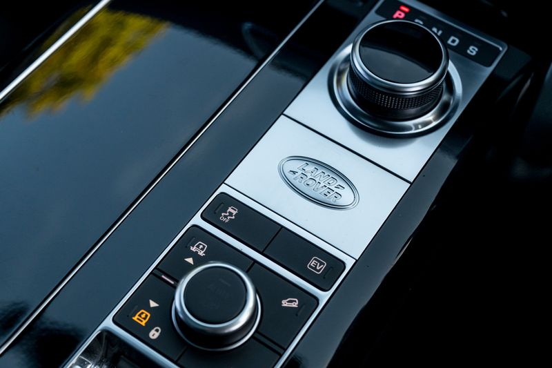 Land Rover Range Rover P400e Westminster