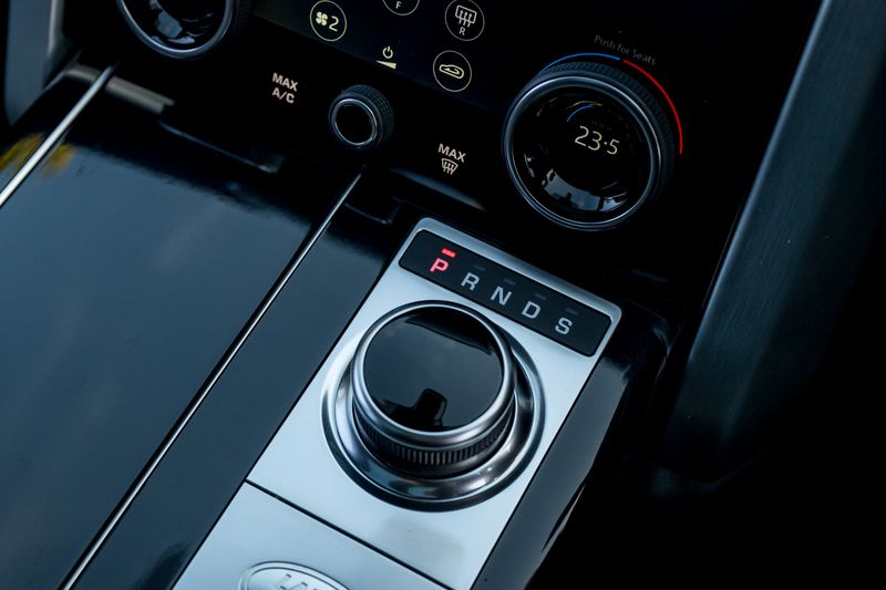 Land Rover Range Rover P400e Westminster