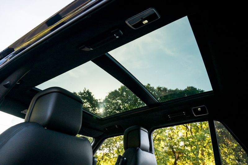 Land Rover Range Rover P400e Westminster