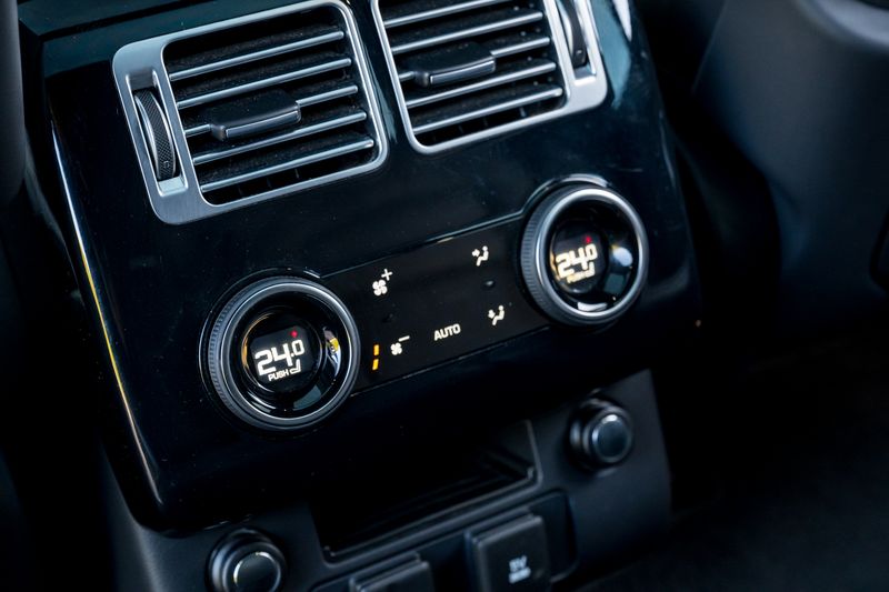 Land Rover Range Rover P400e Westminster