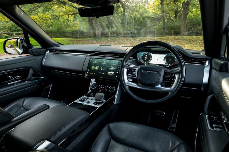 Range Rover P530 Autobiography  LWB 7 Seat