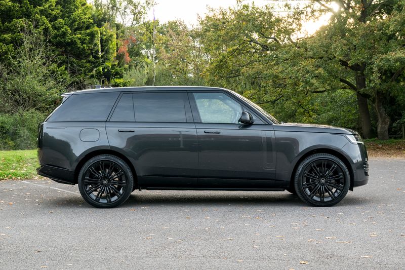 Range Rover P530 Autobiography  LWB 7 Seat