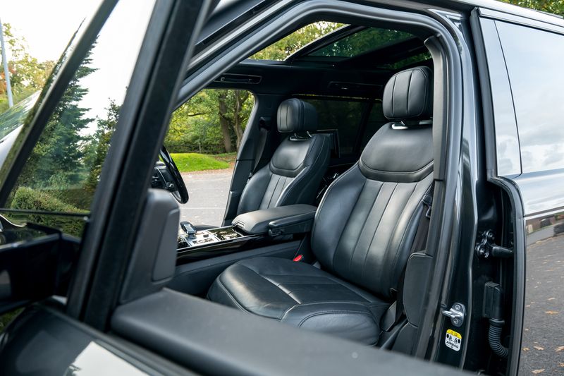 Range Rover P530 Autobiography  LWB 7 Seat