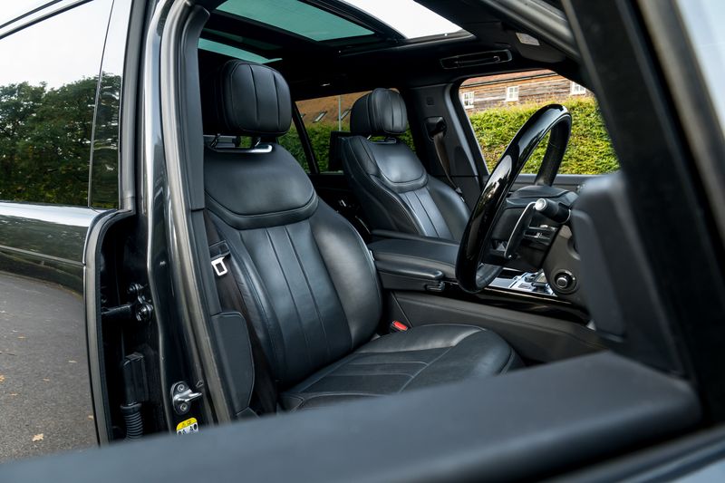 Range Rover P530 Autobiography  LWB 7 Seat