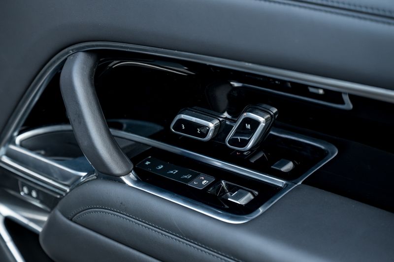 Range Rover P530 Autobiography  LWB 7 Seat