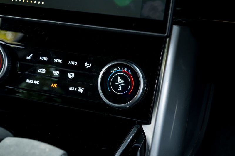 Range Rover P530 Autobiography  LWB 7 Seat