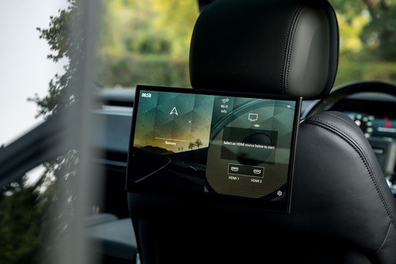 Range Rover P530 Autobiography  LWB 7 Seat