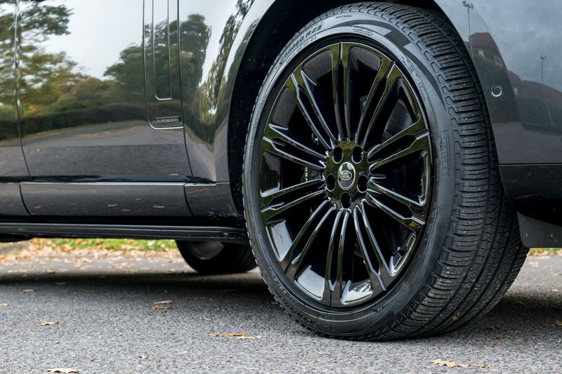 Range Rover P530 Autobiography  LWB 7 Seat