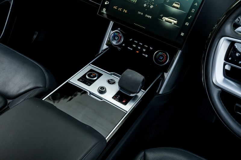 Range Rover P530 Autobiography  LWB 7 Seat