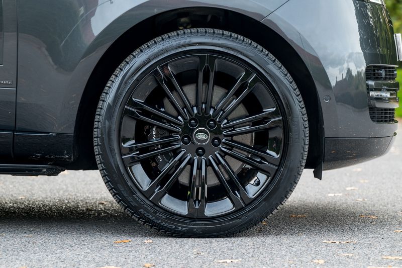 Range Rover P530 Autobiography  LWB 7 Seat